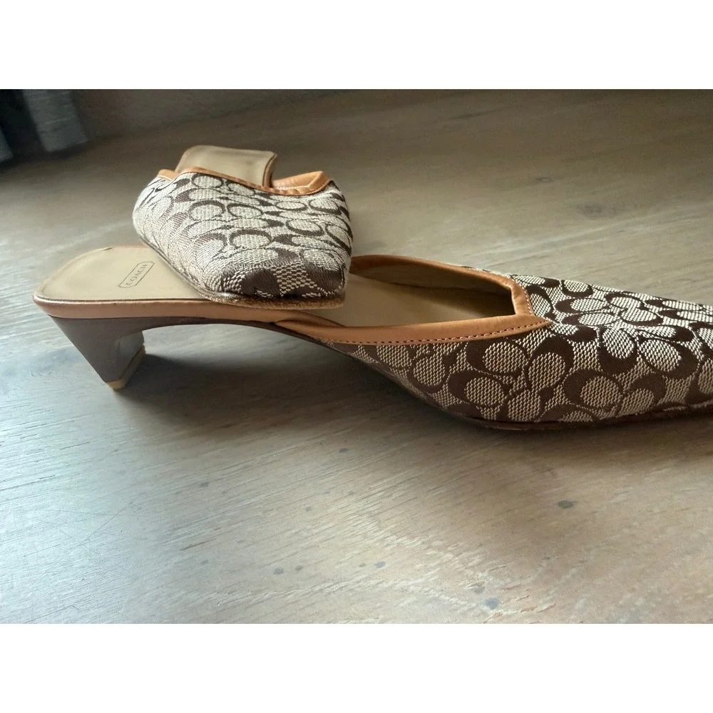 Coach Signature Monogram Canvas Kitten Heel Mules Brown Tan square Toe 8.5 B